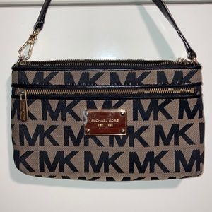 Michael kors wristlet